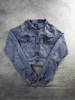Red Fox Womens Size S Light Wash Distressed Cropped Denim Jean Jacket Ripped